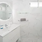Modern Ponderosa, Americas Lägenhet