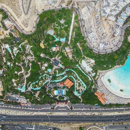 Modern Ponderosa, Americas 公寓