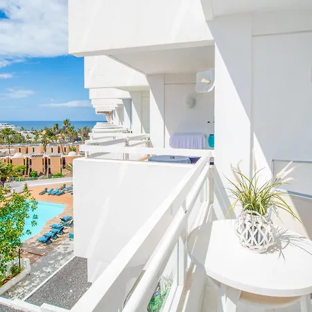 Modern Ponderosa, Americas Lejlighed