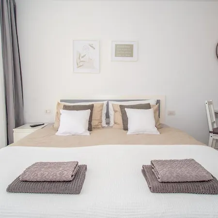 Modern Ponderosa, Americas Costa Adeje (Tenerife)